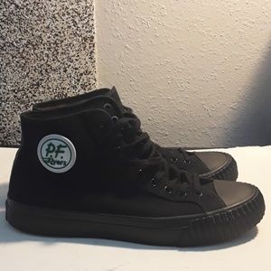 P.F Flyers Black Canvas men's US size10.5,women 12
